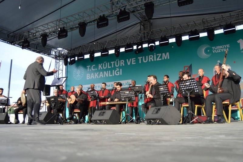 Büyükşehir TDM Korosu Konya Festivali’nde göz doldurdu