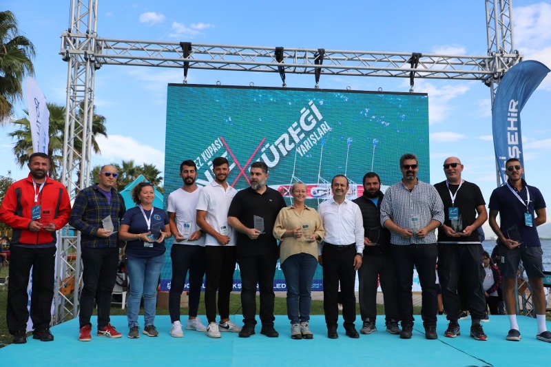 Büyükşehir’in Körfez Kupası Deniz Küreği Yarışları’nda İzmit Sümerspor Farkı