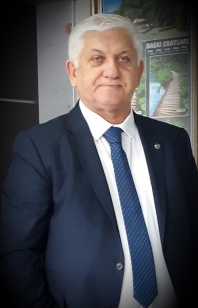 Gölcük Niğdeliler Derneği Başkanı Cemil Çakmak, ‘TÜM HALKIMIZIN RAMAZAN AYINI KUTLUYORUM’