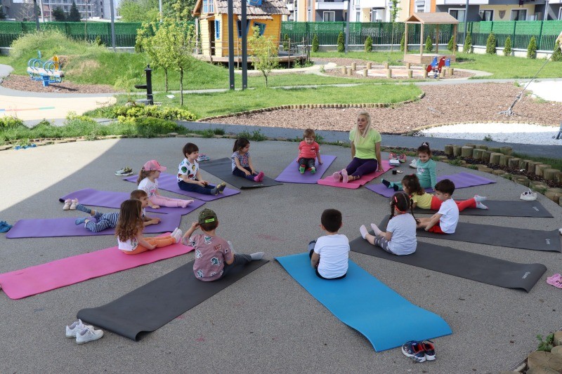 ÇINAR ÇOCUK EVİ’NDE YOGA EĞİTİMLERİ DEVAM EDİYOR