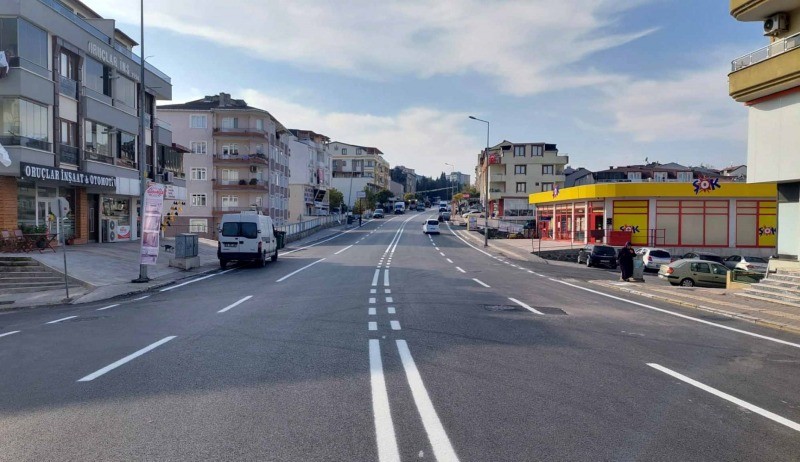 Körfez Akşemsettin Caddesi ve Cumhuriyet Bulvarında yol çizgileri çekildi