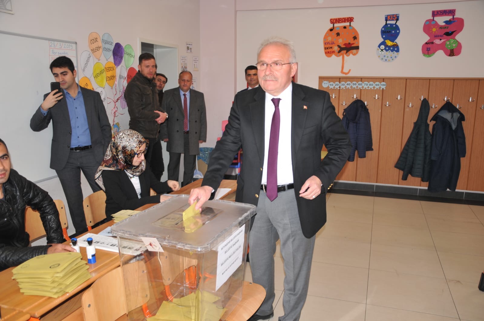 Başkan Adayı İşeri oyunu kullandı