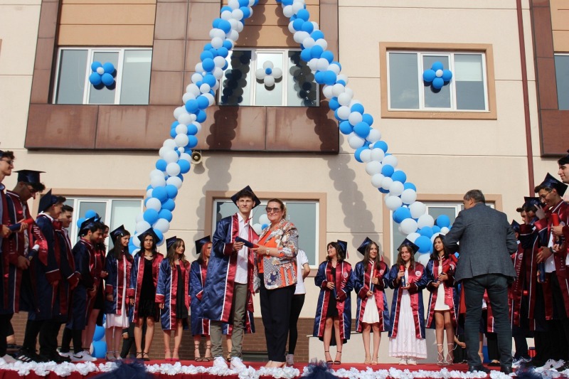 KOTO Lisesi’nden muhteşem mezuniyet töreni