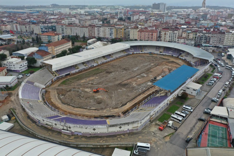 Gebze Stadı’nda zemin hafriyatı kaldırılıyor