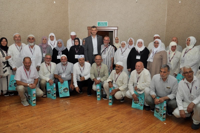 Başkan Sezer hacı adaylarını uğurladı