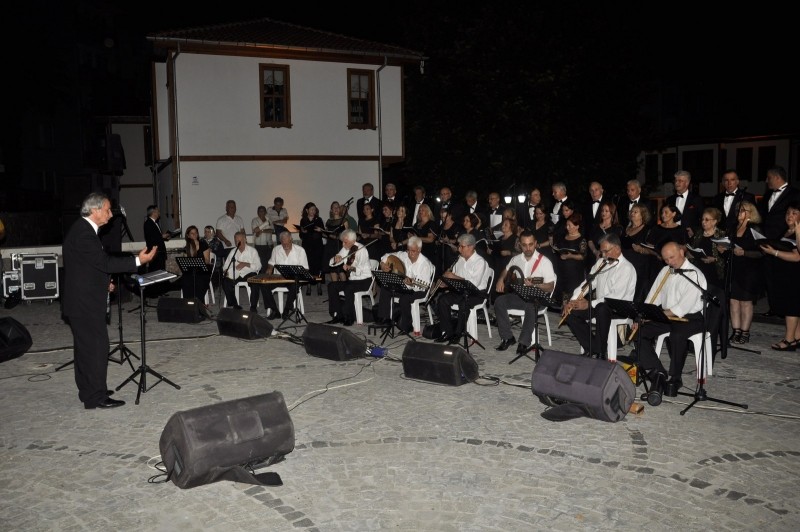 DEĞİRMENDERE’DE SANAT MÜZİĞİ ZİYAFETİ