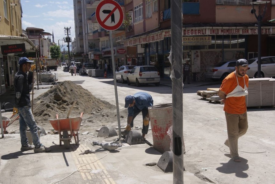 Bu cadde de çalışmalar tamamlandığında en çok esnafların yüzü gülecek