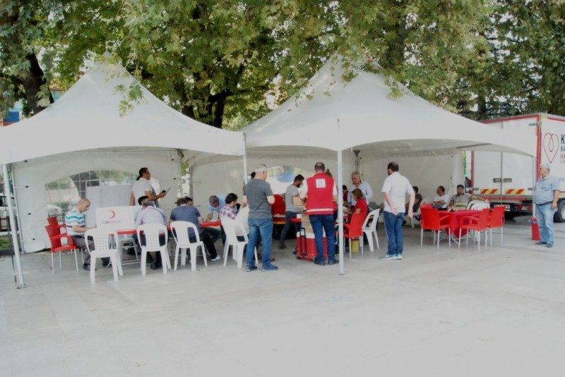 Kızılay Pazartesi ve Salı Gölcük’te Kan Bağış kampanyası düzenleyecek GÖLCÜK HALKINI KAN BAĞIŞINA DAVET ETTİLER