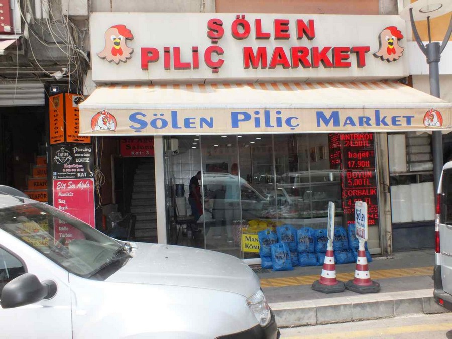 Mangal sezonunda Şölen Piliç Market yoğun ilgi görüyor