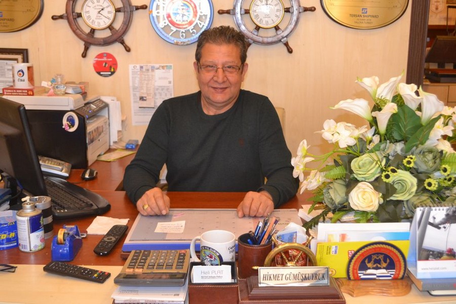 Bektaş Döviz vezne sorumlusu Müjdat Kazanfer,  YEREL SEÇİM DÖVİZ PİYASASINI PEK ETKİLEMEDİ