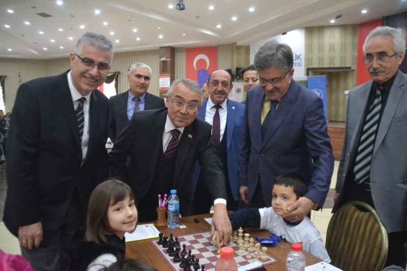 Satranç Turnuvası start aldı