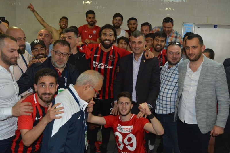 Gölcükspor kabustan uyandı: 5-1  KÜMEDE KALDI