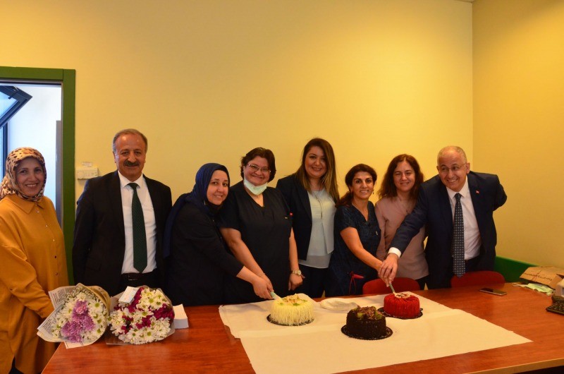 Kocaeli Üniversitesi Hastanesi Hemşireler Gününü Kutladı
