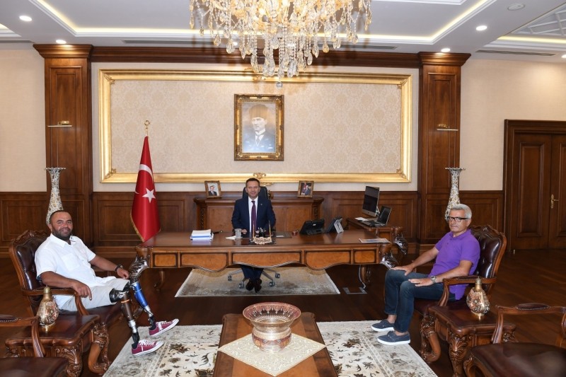 DESSAT’TAN VALİ AKSOY’A HAYIRLI OLSUN ZİYARETİ