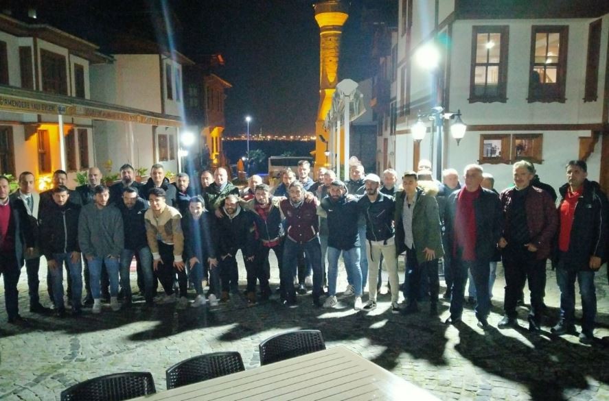 Değirmenderespor’a Play Off maçı öncesi Başkan Sezer’den  YEMEK JESTİ