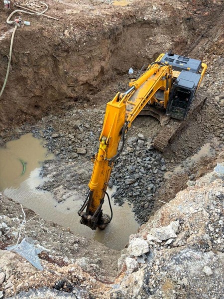 Duraklı-Alihocalar köprüsünde temel kazısı ve beton dökümü