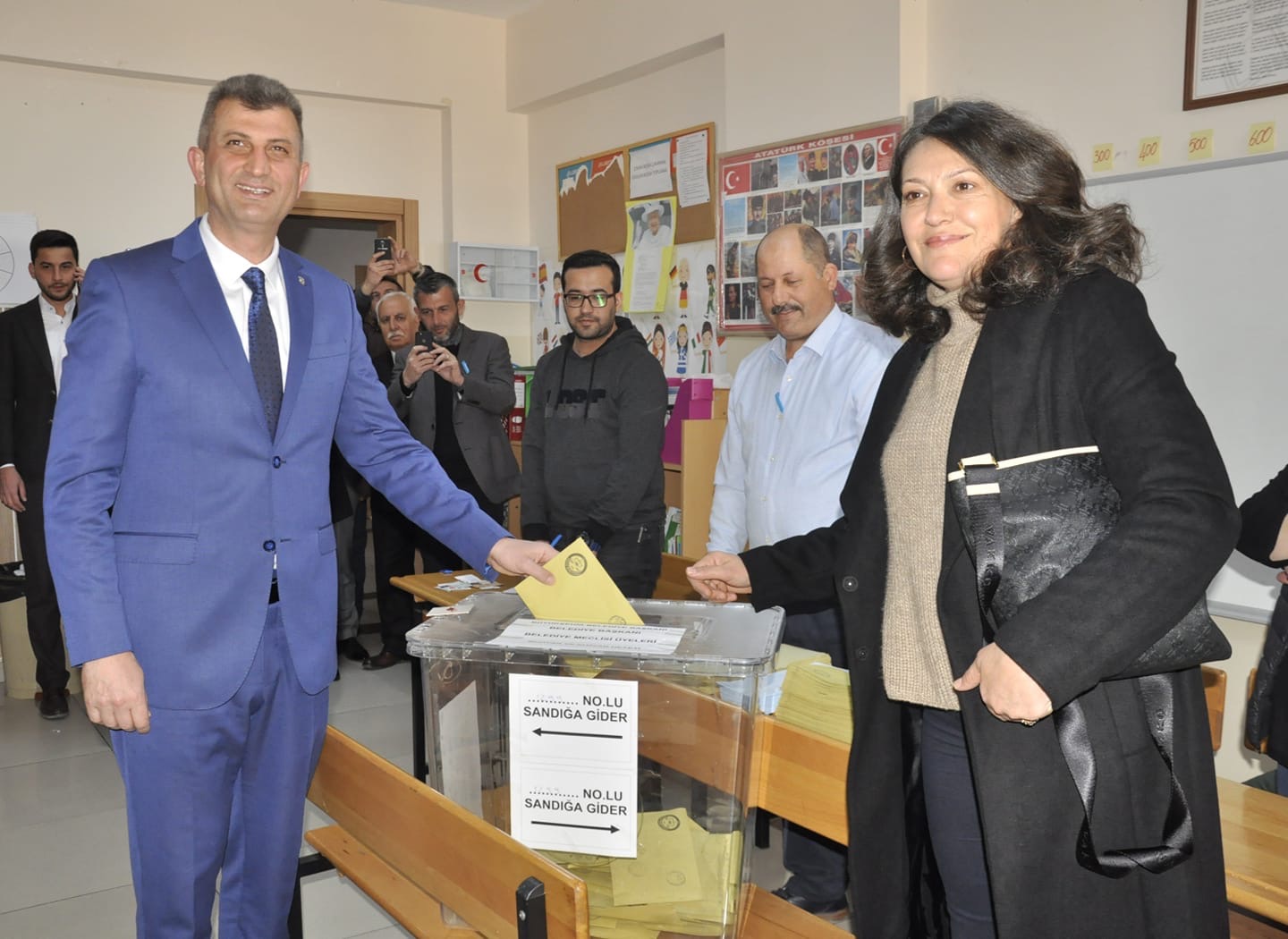 Başkan Adayı Sezer, oyunu kullandı