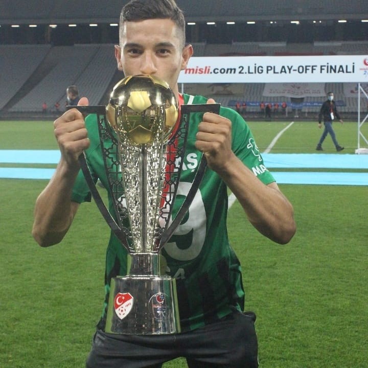 Kocaelispor İsa Nalbant’ı Vanspor’a kiraladı