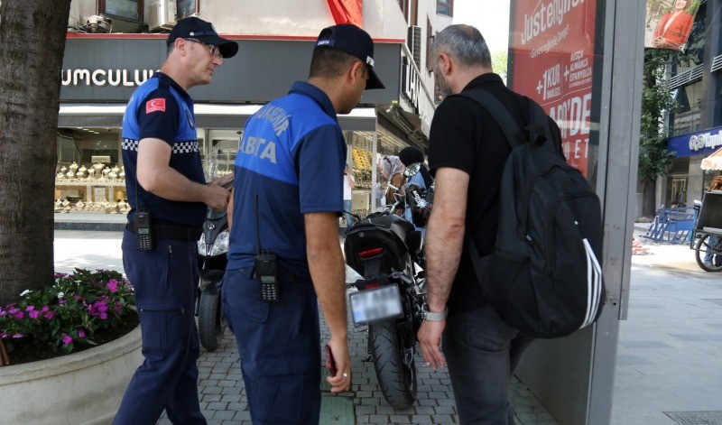 Cumhuriyet Bulvarında öncelik yayanın