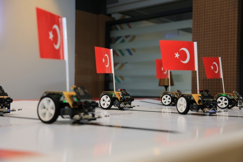 Robotların 29 Ekim gösterisi beğeni topladı