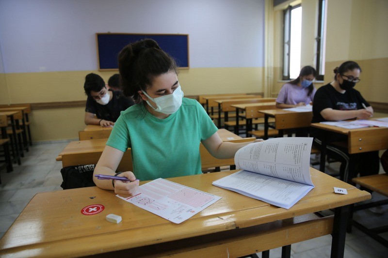 Edebi Hayat Okumaları Projesi’nde sorular yanıtlandı