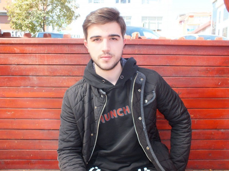 Evlenecek gençler kara kara düşünüyor DUR ALTIN DUR!