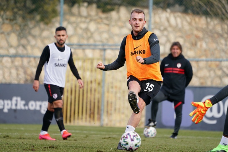 Ertuğrul Ersoy Gaziantepspor’a transfer oldu ANTEP’TE BİR GÖLCÜK’LÜ VAR