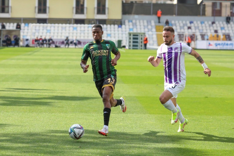 Kocaelispor ligde doludizgin gidiyor