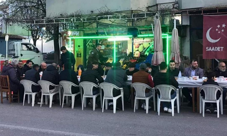 Saadet Partisi Halıdereli Gençler iftar programı düzenledi ÖZSOY, ‘BİZİM İÇİN ÇOK DEĞERLİSİNİZ’