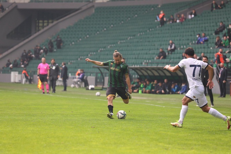 Kocaelispor kendi evinde Menemen Belediyespor’a kaybetti 2-1