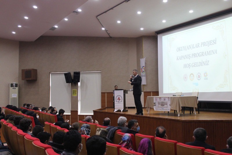 Türkiye Gençlik Vakfı Okuy’Anlar Projesi programı düzenledi