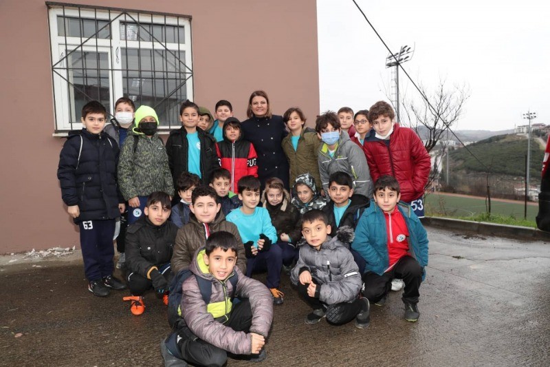 Başkan Hürriyet’ten İzmit Belediyespor’a ziyaret
