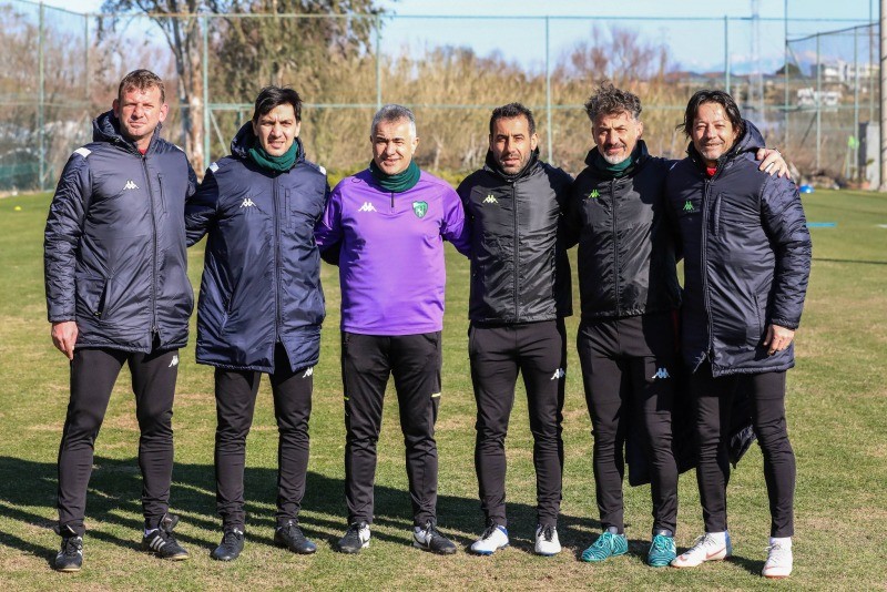 Kocaelispor’da Teknik Patron Mehmet Altıparmak’ın EKİBİ BELLİ OLDU