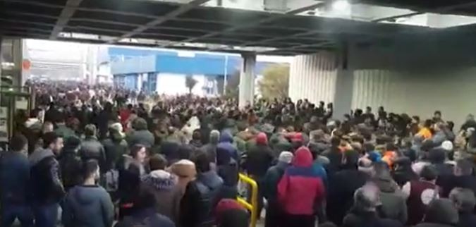 MESS ile Türk Metal anlaşamayınca İŞÇİLERDEN 1 SAATLİK EYLEM