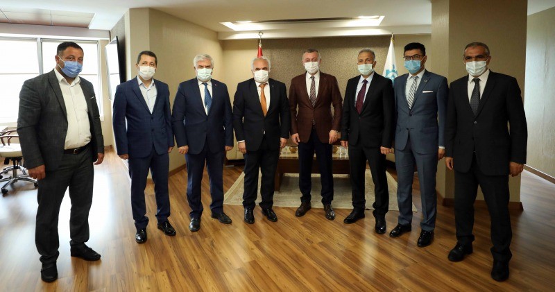 Başkan Büyükakın, ‘’Milletimize hizmet etme çabalarını takdir ediyorum’’