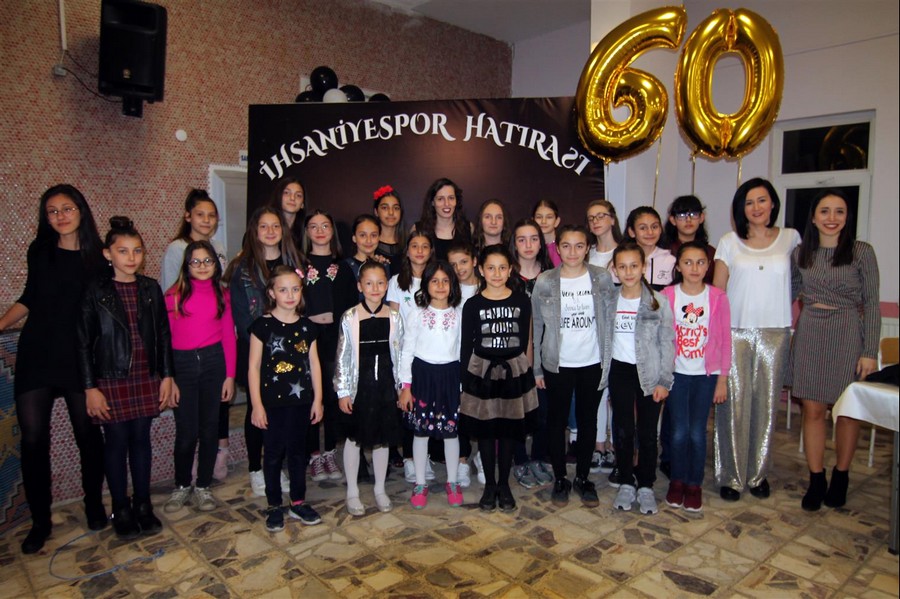 İhsaniyespor 60. yılını düzenlediği gece ile kutladı