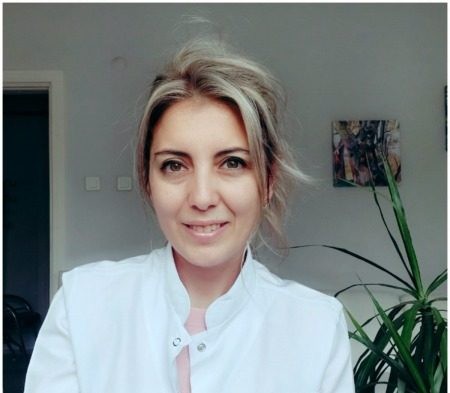 Diş Hekimi Gamze Manav’dan Bayram öncesi önemli çağrı ‘ŞEKER BAYRAMI’NIN TADI SAĞLIKLI DİŞLER İLE ÇIKAR’
