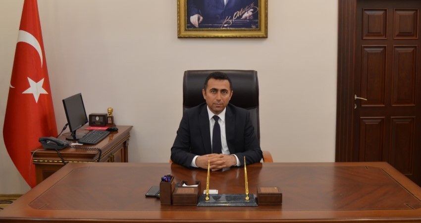 Kaymakam Mustafa Irmak ve Belediye Başkanı Yıldırım Sezer GÖLCÜK YÜKSEK ŞURASINI TOPLAMALI
