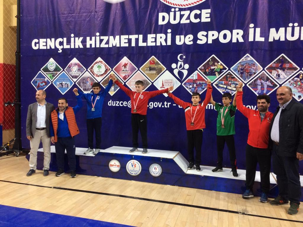 Kağıtsporlu yedi güreşçi Türkiye Şampiyonası biletini kaptı