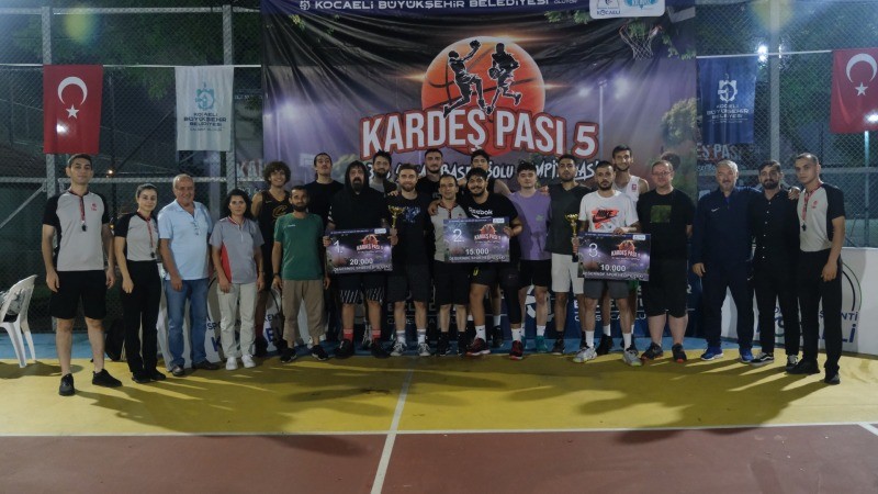 Büyükşehir’in sokak basketbolu turnuvası;HEYECAN DOLU FİNAL MAÇIYLA TAMAMLANDI