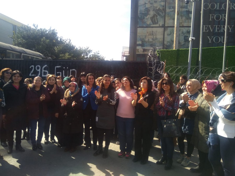 CHP’li kadınlar 8 Mart’ta da Flormar işçilerinin yanında