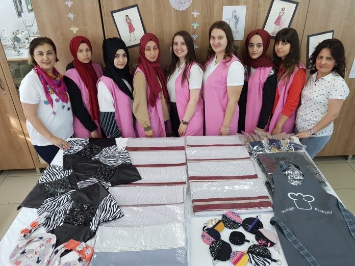 AKV’nin öğrencilerinin “Kumaştan Hayaller”i kanserli çocuklara umut olacak