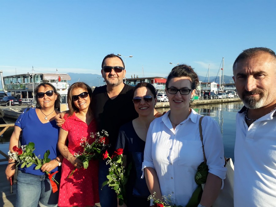 Genç Çifte Anlamlı Hediye
