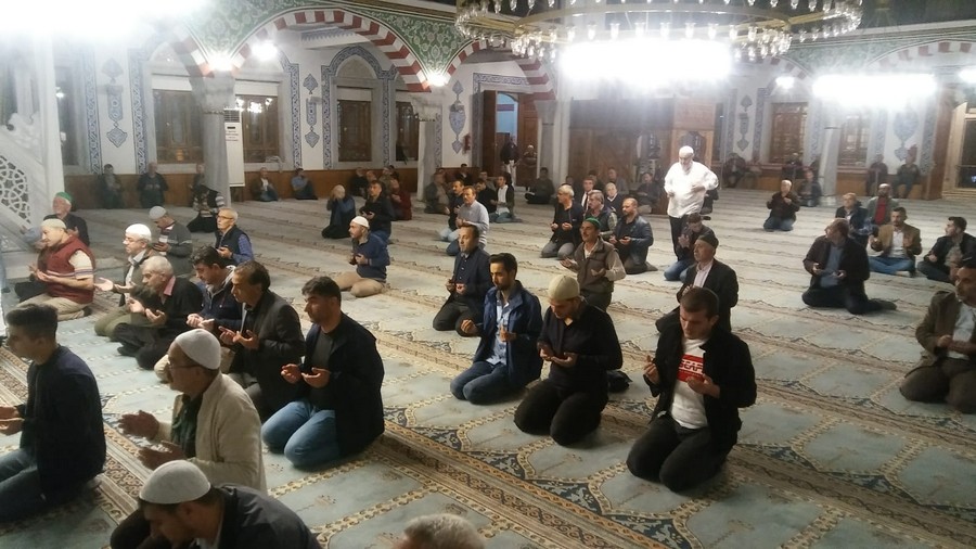 Barış Pınarı Harekatı’nda savaşan askerlerimiz için TEVFİK HOCA CAMİİ’NDE DUALAR OKUNDU