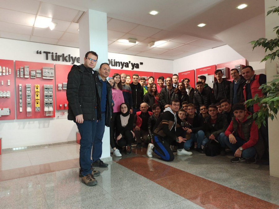 Başiskele Karşıyaka Tüpraş Mesleki ve Teknik Anadolu Lisesi öğrencileri  ELEKTRİK FABRİKASINI GEZDİ