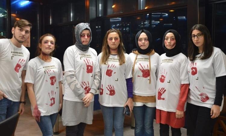 Üniversite Öğrencileri Kadına şiddet ve cinayetleri engellemek için çalışmalar yaptı “KADINI DEĞİL ŞİDDETİ YARGILA”