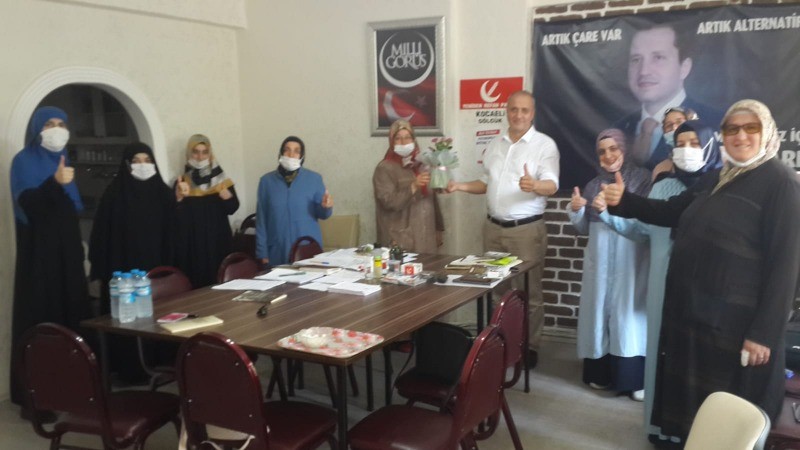 YRP’li Kadınlardan Bayazıt’a hayırlı olsun ziyareti MİLLİ GÖRÜŞ İKTİDARI YAKINDA