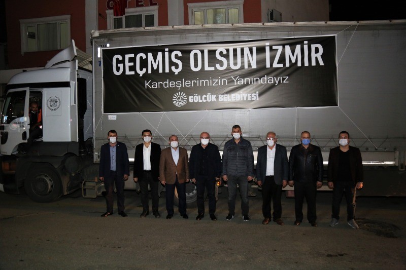 Gölcük Belediyesi İzmirlilerin yanında YARDIM TIRI YOLA ÇIKTI