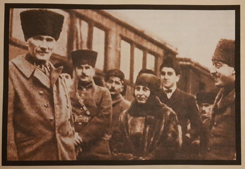 Mustafa Kemal Atatürk  98 yıl önce İzmit Kasr-ı Hümayun’daydı BU GURUR HEPİMİZİN