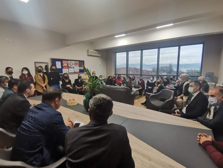 MHP İl Başkanı Yunus Emre Kurt,’ÖĞRETMENLER GÜNÜ ÖĞRETMENLER ODASINDA KUTLANIR’